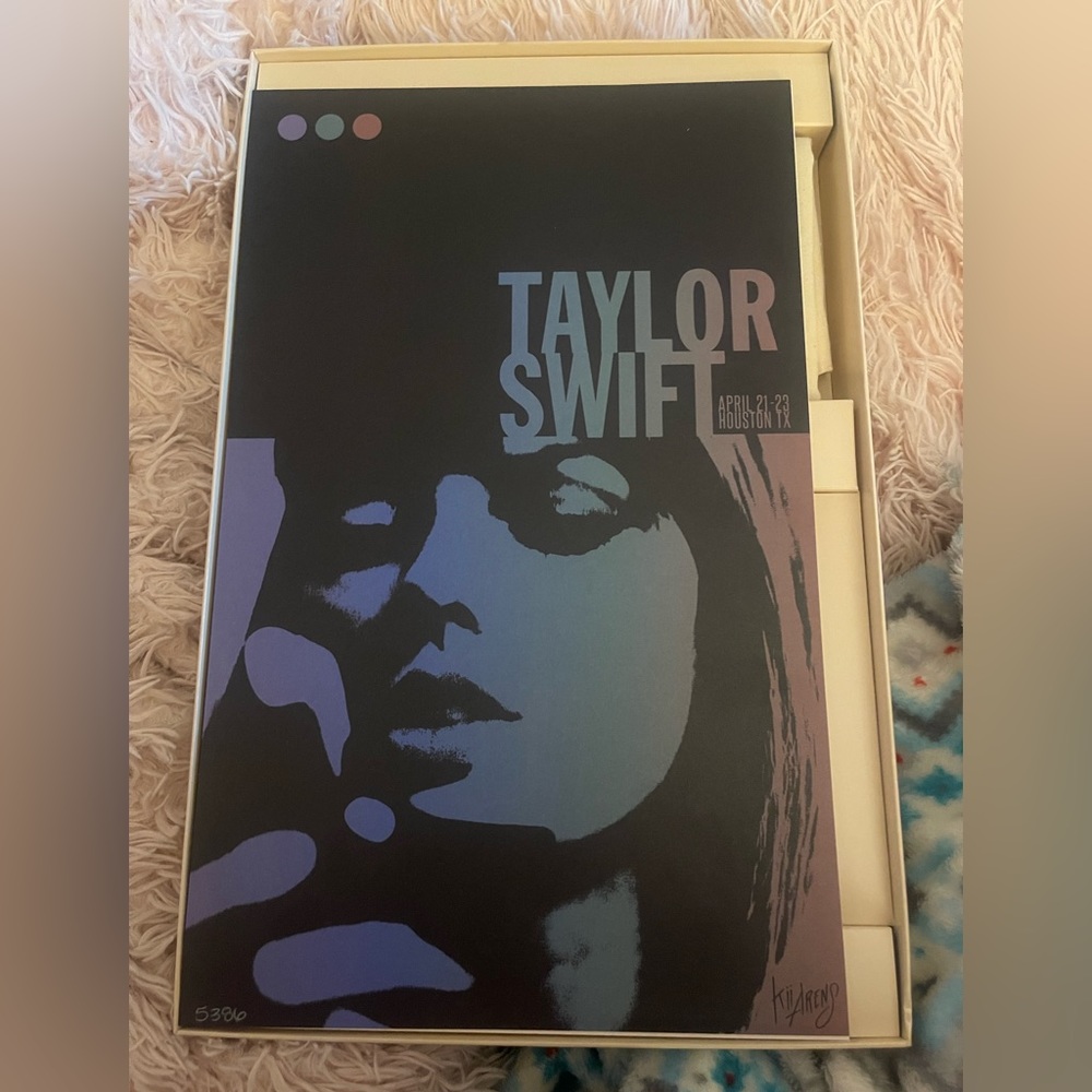 houston night 3 taylor swift poster! ⭐️🤍